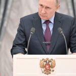 « Notre pays est toujours ouvert à un dialogue direct et honnête pour trouver des solutions diplomatiques aux problèmes les plus complexes », a déclaré Poutine, ici le 22 février 2022.
