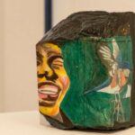 Moïse Kabamgabe, Tropicália e o que pode dizer o corpo sobre cultura e identidade - Verso