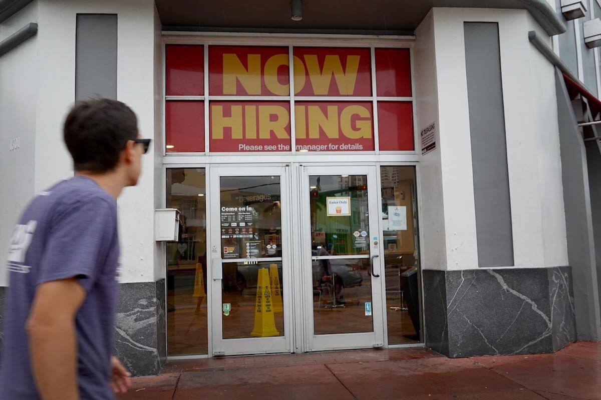 Payrolls jump by 467,000 as unemployment rate rises to 4.0%