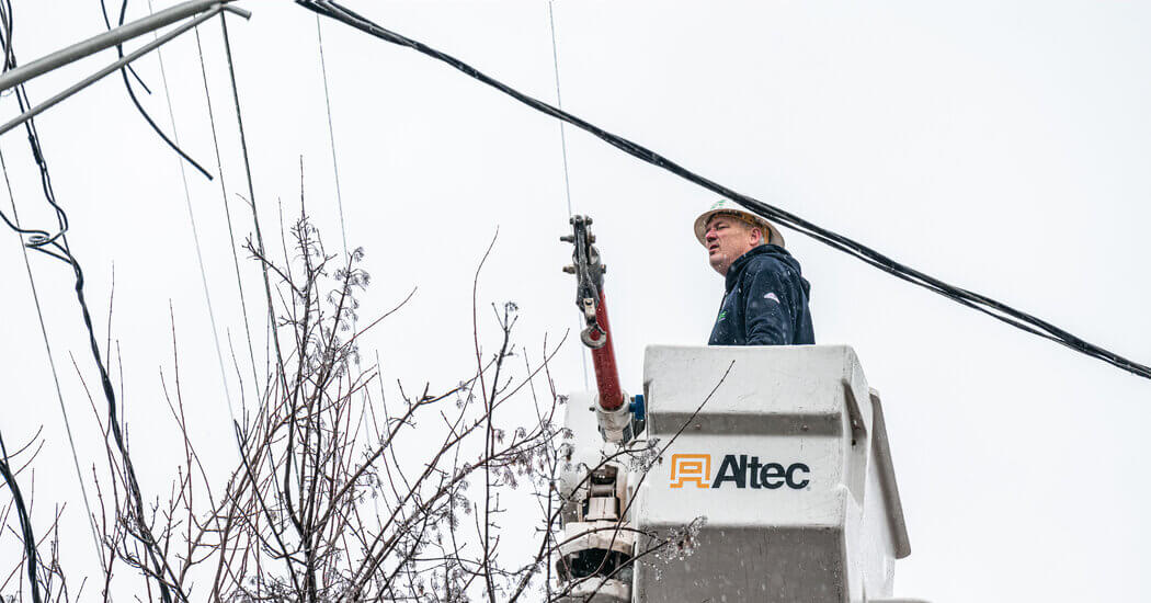 Winter Storm Disrupts U.S. With Power Outages and Icy Roads