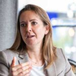 « Avec l’humour politique, j'essaie d'inverser le rapport de domination » explique Charline Vanhoenacker