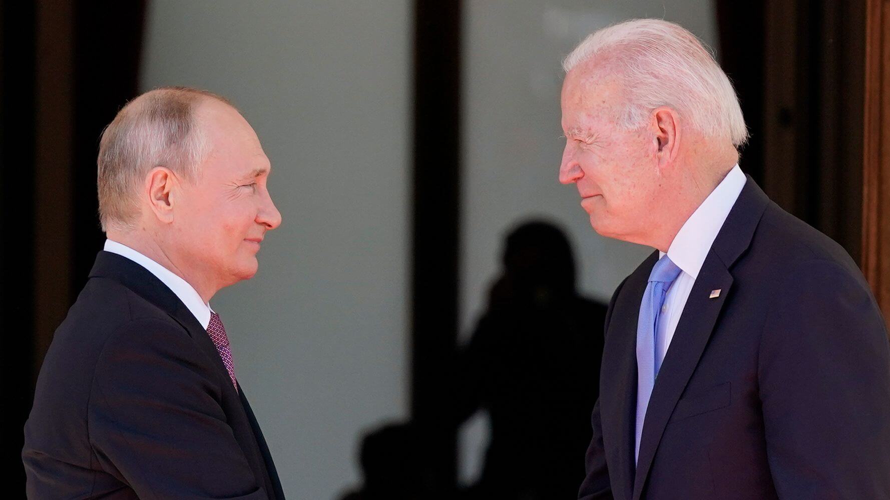 Por qué los comentarios fuera de guion de Biden sobre Putin son tan peligrosos